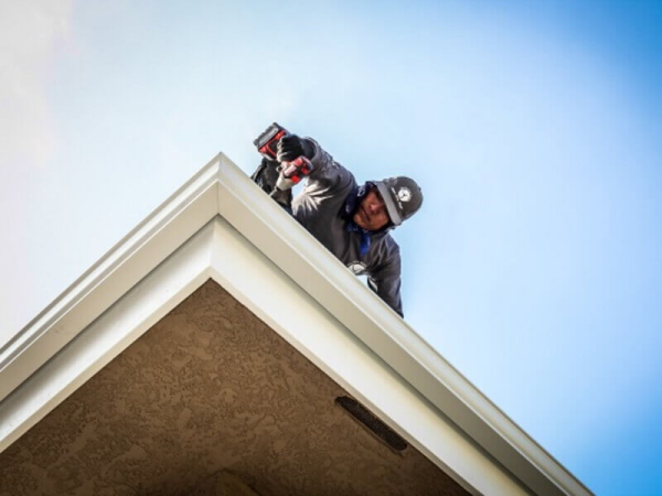 Need Rain Gutters? Woodland Hills CA’s Best Near You!